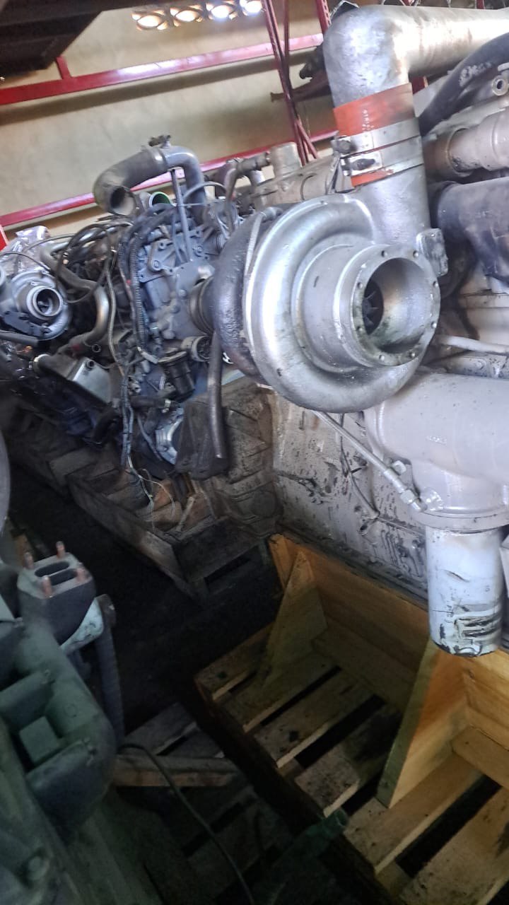 Motor Cummins 350 Big Cam