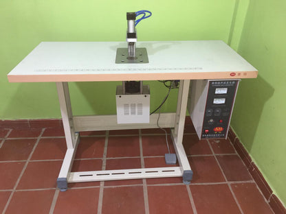 Soldador por Punto con Mesa AH-50Q